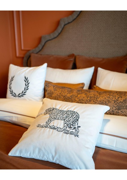 Kaplan Nakışlı Kırlent Kılıfı Ekru-Siyah fiyatları