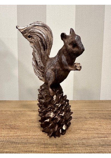 Yılbaşı Ürünleri, Kozalak Üstünde Sincap Dekoratif Biblo