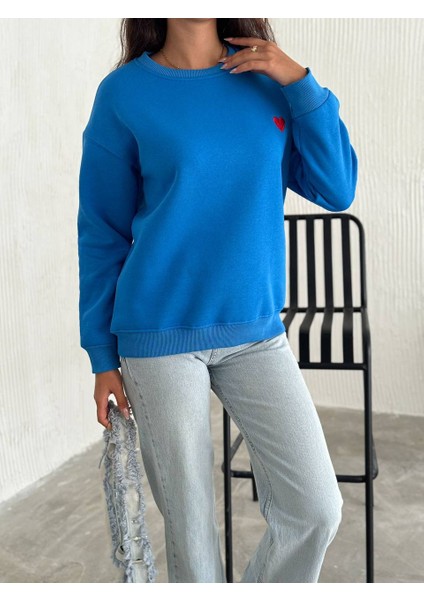 Kalp Nakış Detaylı 3 Iplik Bisiklet Yaka Sweatshirt