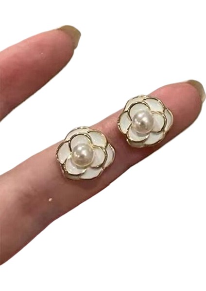 Kore Tarzı Kamelya Tarzı Delinmemiş Küpe Inci Çiçek Dama Tahtası Elmas Küpe Kadınlar Için (Yurt Dışından)