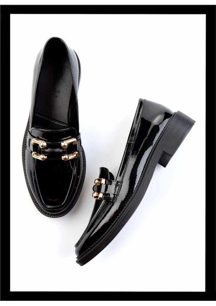 Siyah Kırışık Rugan Kadın Loafer Ayakkabı K01474091308