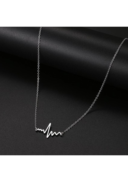 Kalp Atışı Gümüş Kolye