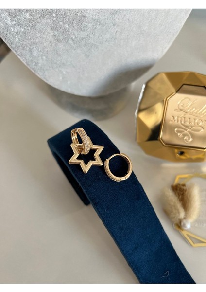 Gold Yıldız Küpe