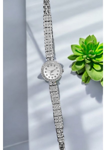Zirkon Taşlı Kadın Kol Saati
