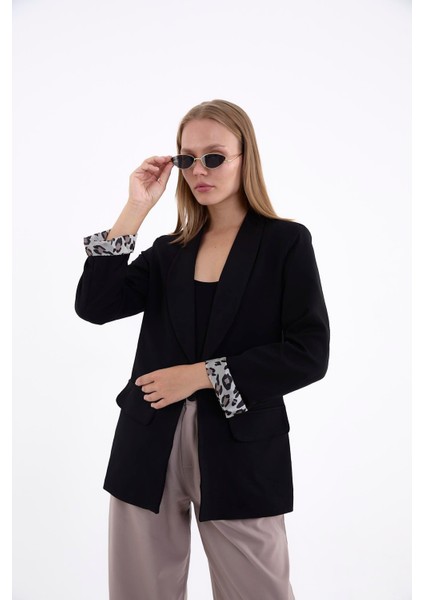 Siyah Renk Leopar Detaylı Blazer Ceket