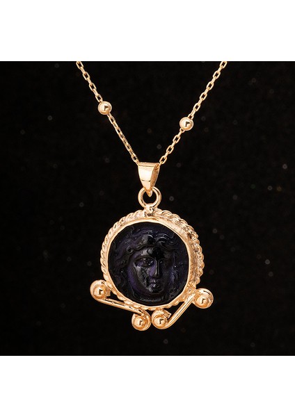 Siyah Taşlı Medusa Baskılı Altın Kaplama Kadın Gümüş Kolye modelleri