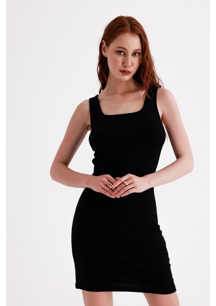 Kolsuz Likralı Baskılı Mini Viskon Elbise ELB35735