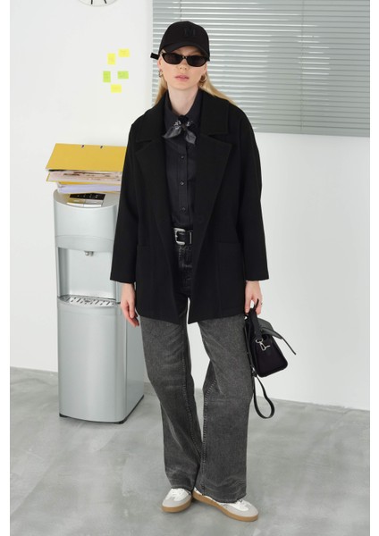 Geniş Yaka Kaşe Kaban Siyah fırsatları