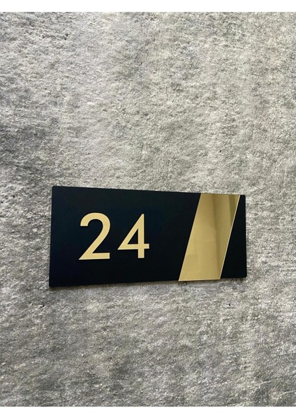 Side Serisi Siyah Mat Pleksi Üstü Gold Dekor Kapı Numarası Folyo