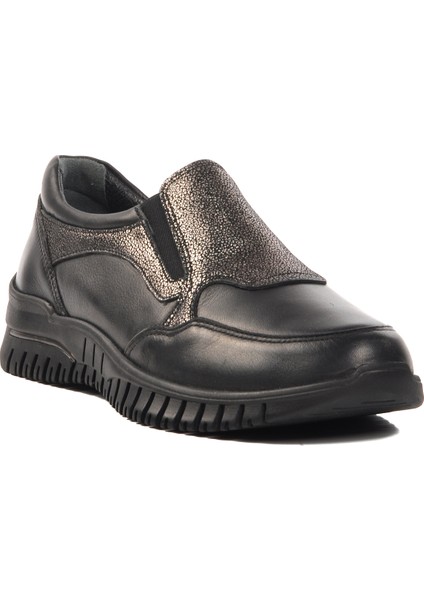 045 Siyah Deri Kadın Günlük Ayakkabı modelleri