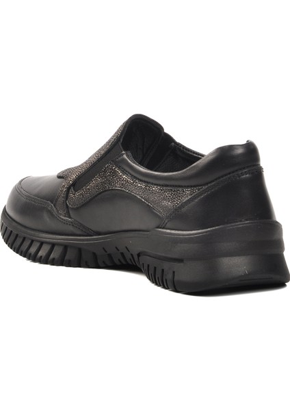 045 Siyah Deri Kadın Günlük Ayakkabı fırsatları