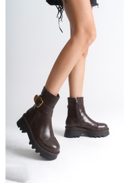 Trak Tabanlı Metal Tokalı Yandan Fermuarlı Kadın Uzun Bot fiyatları