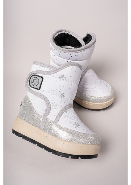 Qiggil Çocuk Kar Botu 001270