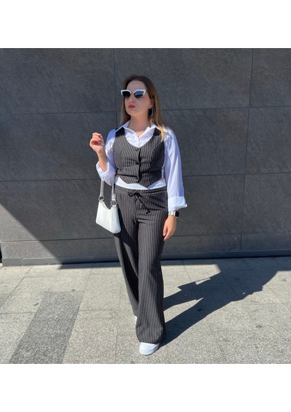 Çizgili Siyah Gömlek ve Pantolon Takım