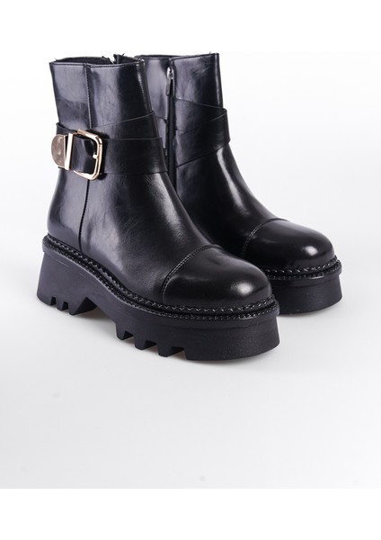 Trak Tabanlı Metal Tokalı Yandan Fermuarlı Kadın Uzun Bot modelleri