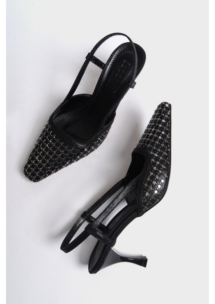 Arkası Açık Küt Burunlu Taşlı Orta Topuklu Kadın Ayakkabı