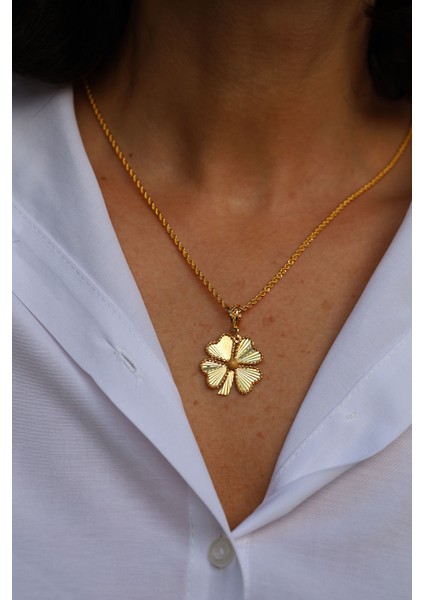 14 Ayar Altın Işıltılı Yonca Kolye Ucu Küçük modelleri