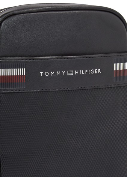 Tommy Hilfiger Siyah 18X205X5 cm Erkek Postacı Çantası Th Corp Texture Mnı Reporter