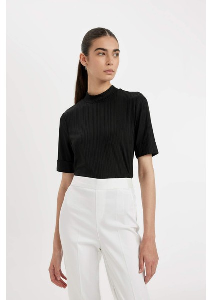 Regular Fit Yarım Balıkçı Yaka Basic Düz Fitilli Kaşkorse Kısa Kollu Siyah Tişört B1177AX24AU