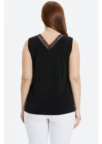 Büyük Beden Ön ve Arkası V Dantelli Kolsuz Bluz fırsatları