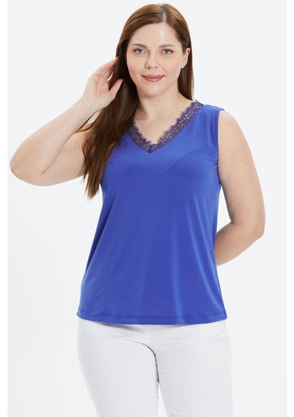 Büyük Beden Ön ve Arkası V Dantelli Kolsuz Bluz indirimleri