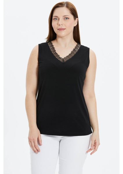 Büyük Beden Ön ve Arkası V Dantelli Kolsuz Bluz