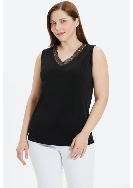 Büyük Beden Ön ve Arkası V Dantelli Kolsuz Bluz fiyatları