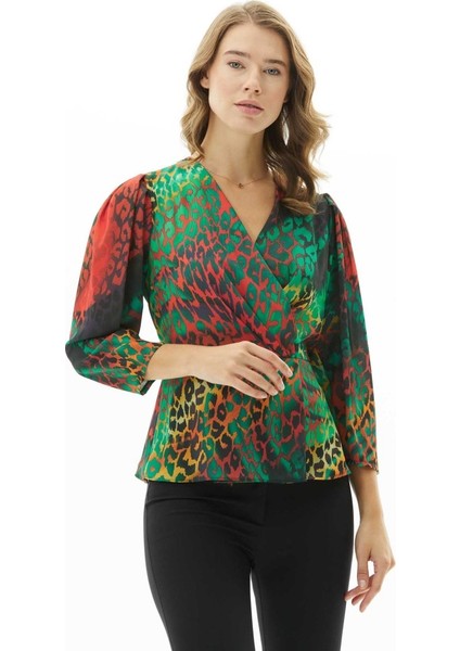 Kruvaze Yaka Kolu Plili Renkli Leopar Bluz modelleri