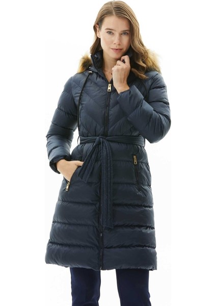 Üstü Verev Belden Bağlamalı Uzun Mont