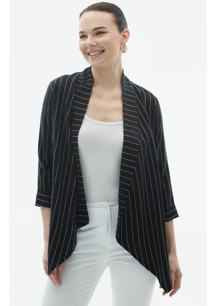 Önü Dökümlü Geniş Çizgili Ceket fırsatları