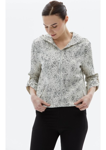 Kapüşonlu Önü Fermuarlı Küçük Puantiyeli Ceket