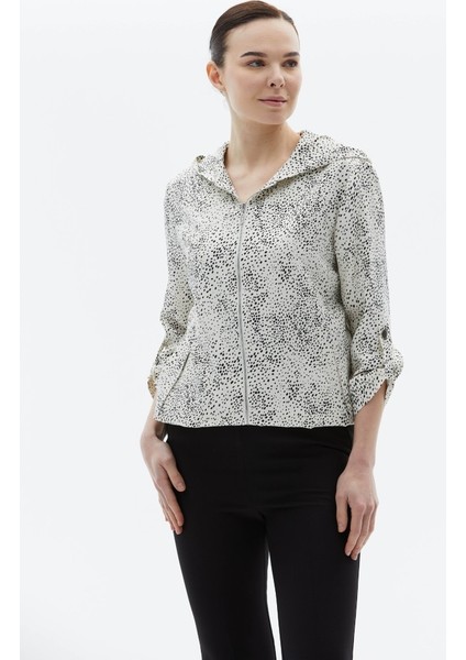 Kapüşonlu Önü Fermuarlı Küçük Puantiyeli Ceket fiyatları