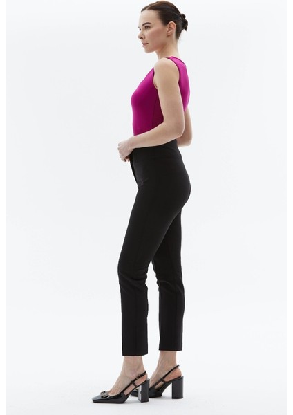 Kalın Kemerli Dar Paça Pantolon fırsatları