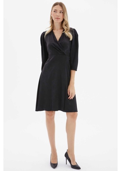 Kruvaze Omuzları Pileli Anvelop Elbise indirimleri