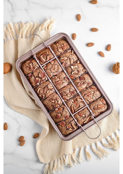 Karbon Çelik 18 Kişilik Kendinden Bölmeli Brownie Kek Ekmek Kalıbı CIN796PM modelleri