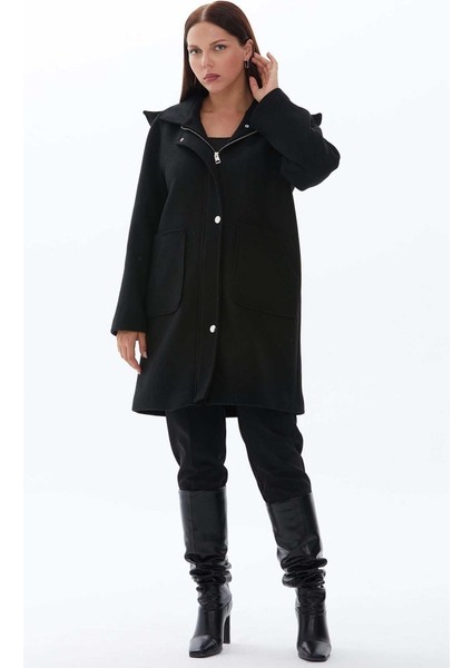 Büyük Beden Dıştan Cep Fermuarlı Kaban