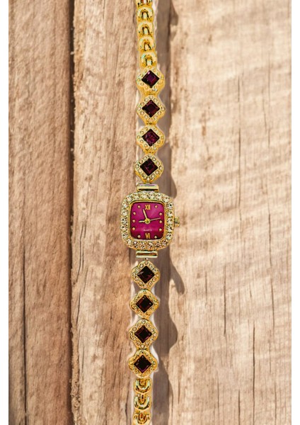 Zirkon Taşlı Şık Kadın Kol Saati Her Giyime Uygun