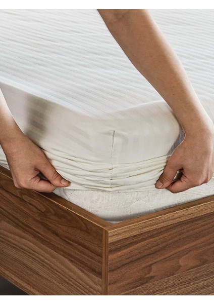 Beyaz Pamuklu Çizgili Saten Lastikli Çarşaf Takımı Çift Kişilik + 2 Yastık Kılıfı fiyatları