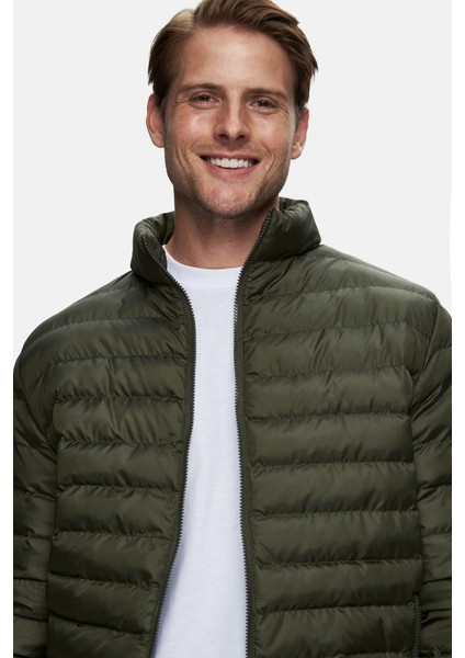 Northwın Yeşil Fermuarlı ve Cepli Polyester Standard Fit Erkek Mont