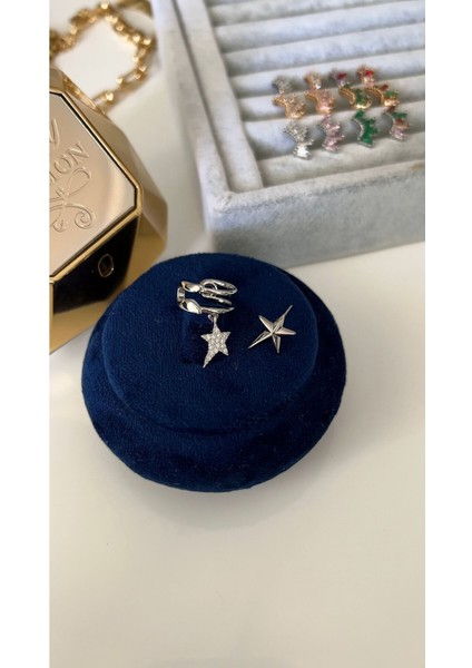 Vip Seri Gümüş Çengelli Iğne Model Kıkırdak ve Yıldız Detaylı Küpe