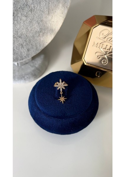 Vip Seri Gold Sallantılı Kuzey Yıldızı Kıkırdak Küpe