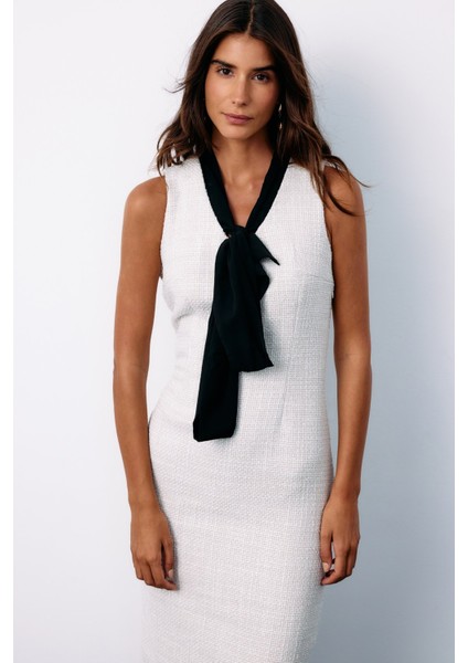 Fularlı Kolsuz Tüvit Elbise - Taş fırsatları