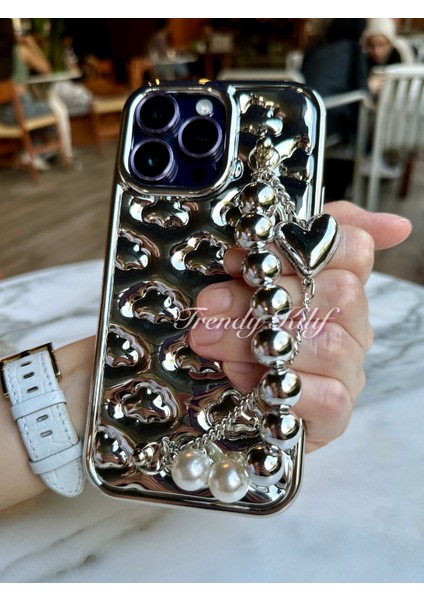 iPhone (14 Pro Max) Uyumlu Gümüş Bulut Desenli Boncuklu Charmlı Kılıf fiyatları