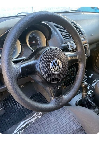 Dikişli Deri Direksiyon Kılıfı Damarlı Siyah Deri Siyah Dikişli Volkswagen Polo