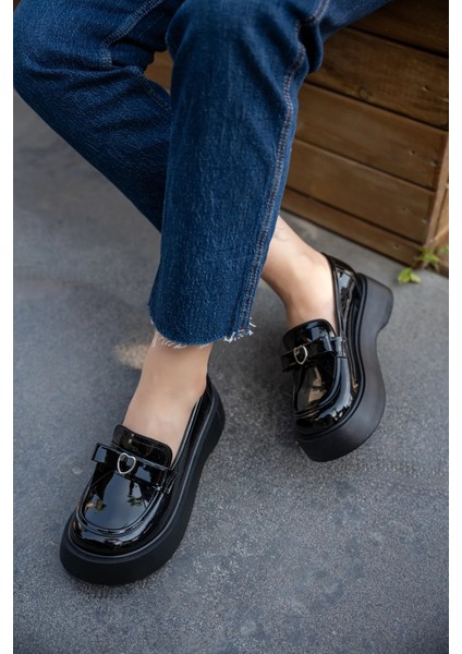 Shade Siyah Kalp Detaylı 4cm Özel Kalın Tabanlı Kadın Loafer