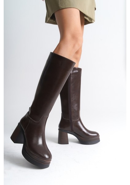 Yuvarlak Burunlu Topuklu Kadın Çizme