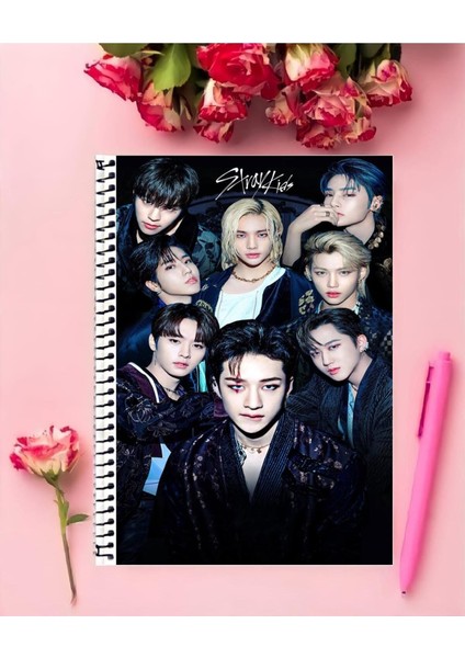 Rollas Store Stray Kids Defter 1 Adet Özel Tasarım A4 Boyutu 21 x 29 cm Telli Çizgili Büyük Boy Defter