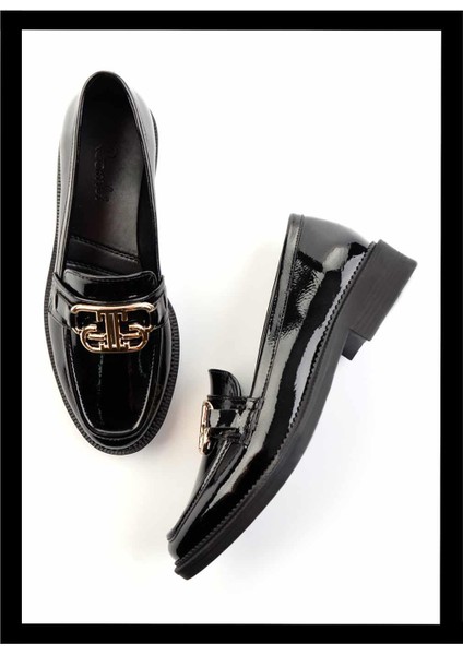 Siyah Kırışık Rugan Kadın Loafer Ayakkabı K01474091908