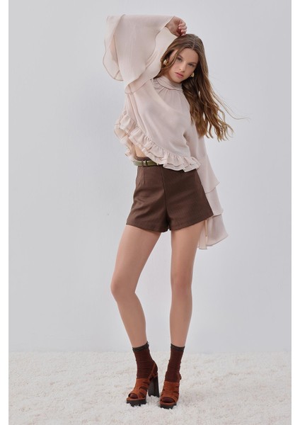 Pudra Kol ve Etek Ucu Volan Detaylı Dik Yakalı Dökümlü Bluz fiyatları