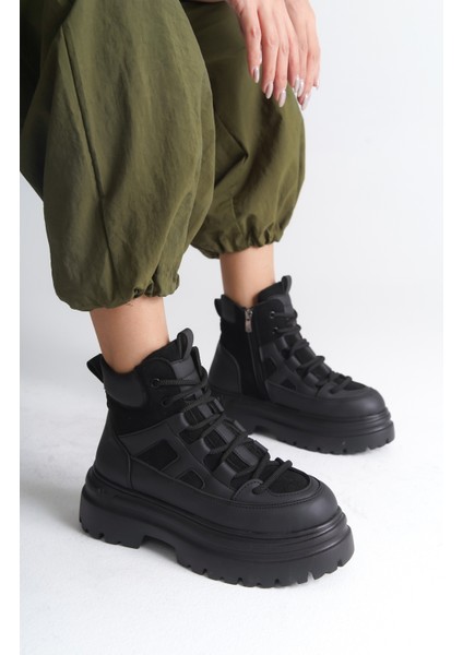 Bağcıklı Trak Tabanlı Kadın Spor Bot